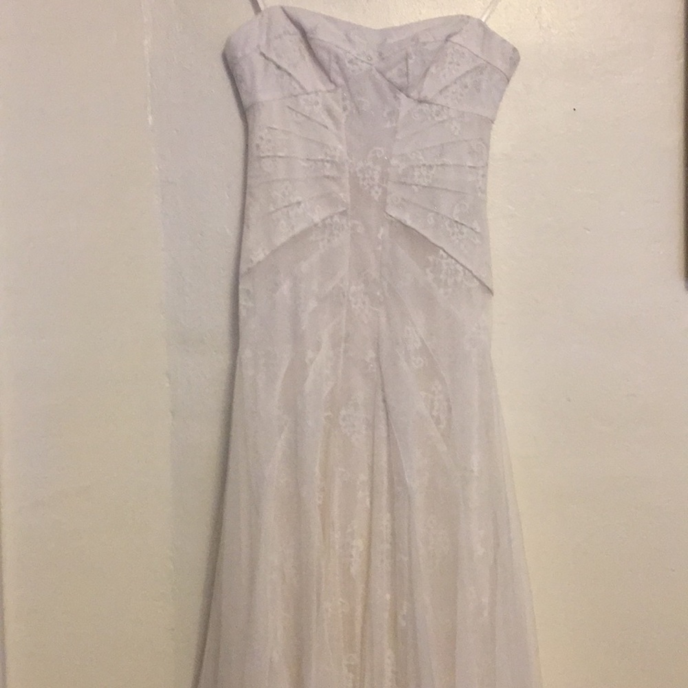 Stunning BCBG Maxazria dress - Picture 2 of 10
